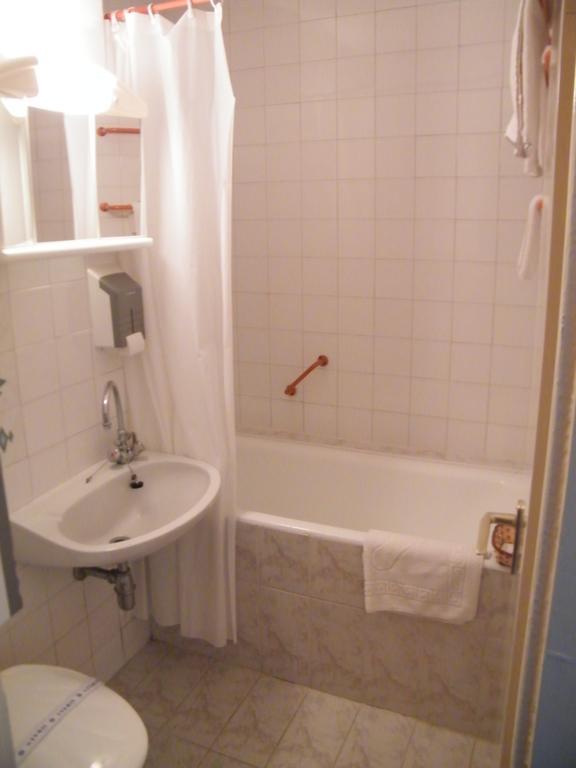Hotel Magistern Сиофок Стая снимка