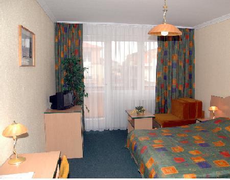 Hotel Magistern Сиофок Стая снимка
