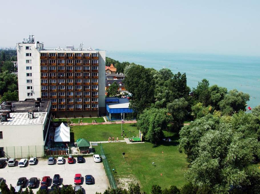Hotel Magistern Сиофок Екстериор снимка